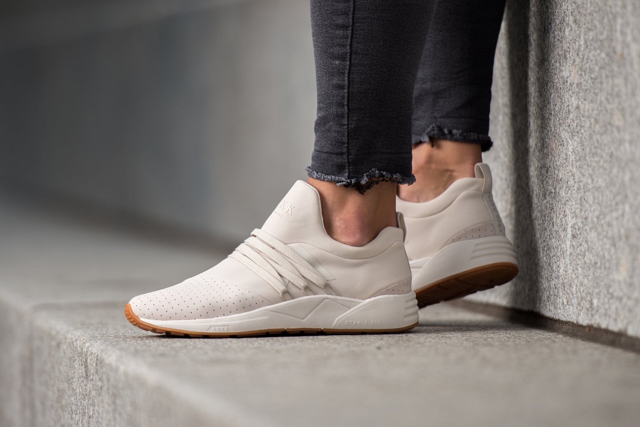 Raven Nubuck S-E15 Sand Gum - Women