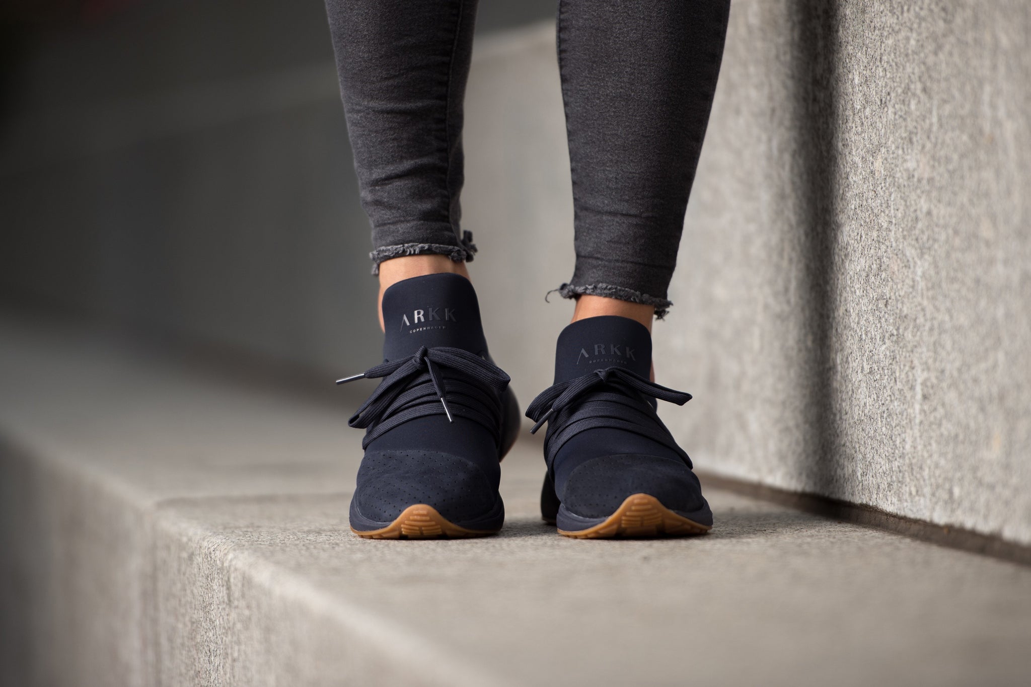 Raven Nubuck S-E15 Midnight Gum - Women