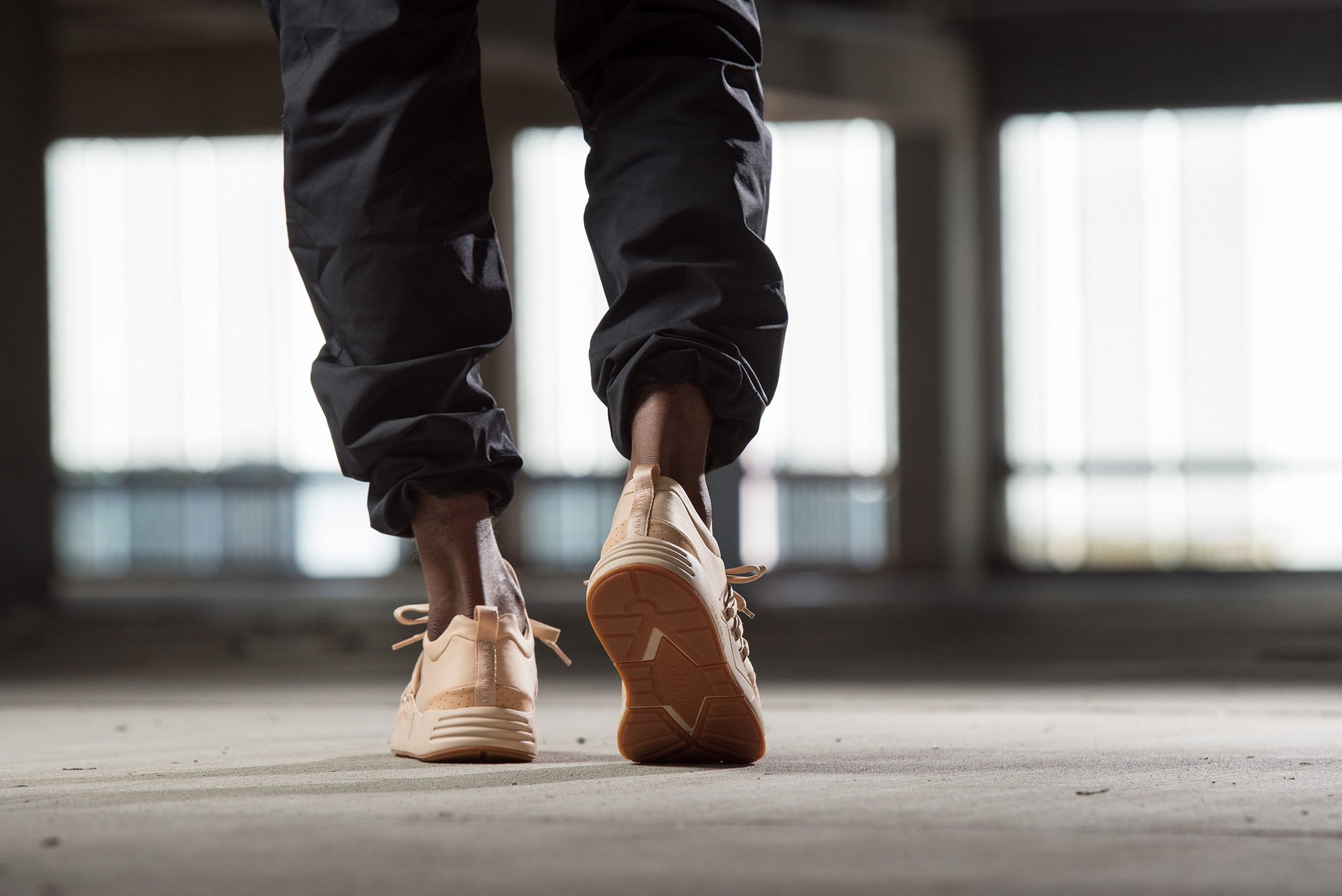 Raven Nubuck S-E15 Warm Sand Gum - Men