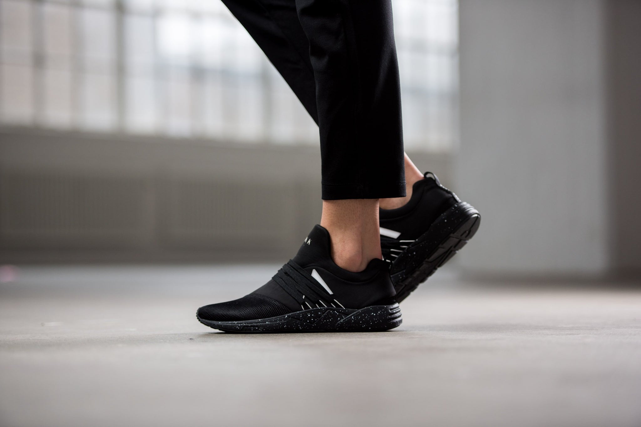 Raven Mesh S-E15 Black White Spray - Women