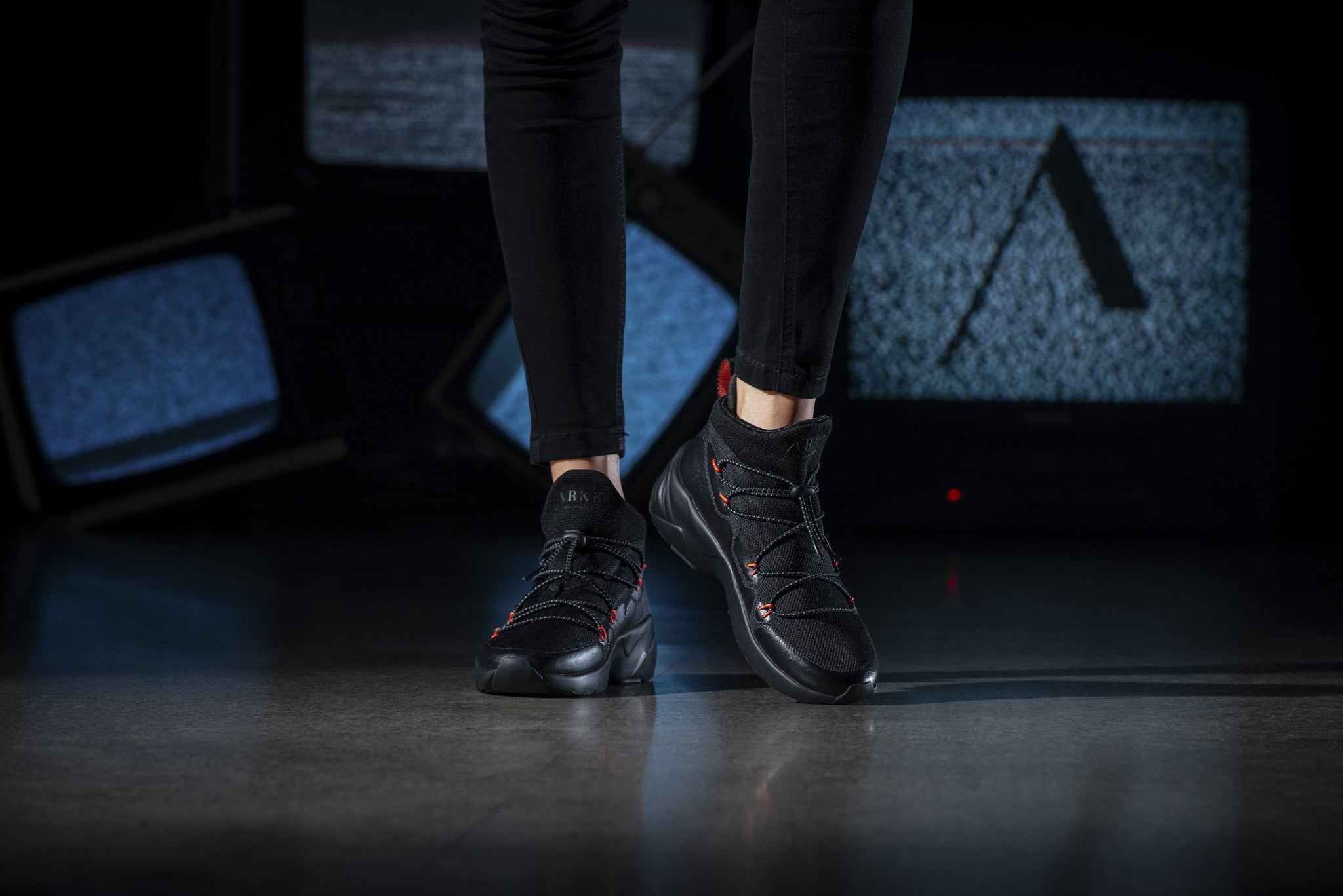 ARKK Copenhagen - Main Line Chrontech Mesh HS W13 Black Neon Coral-Women Chrontech Black