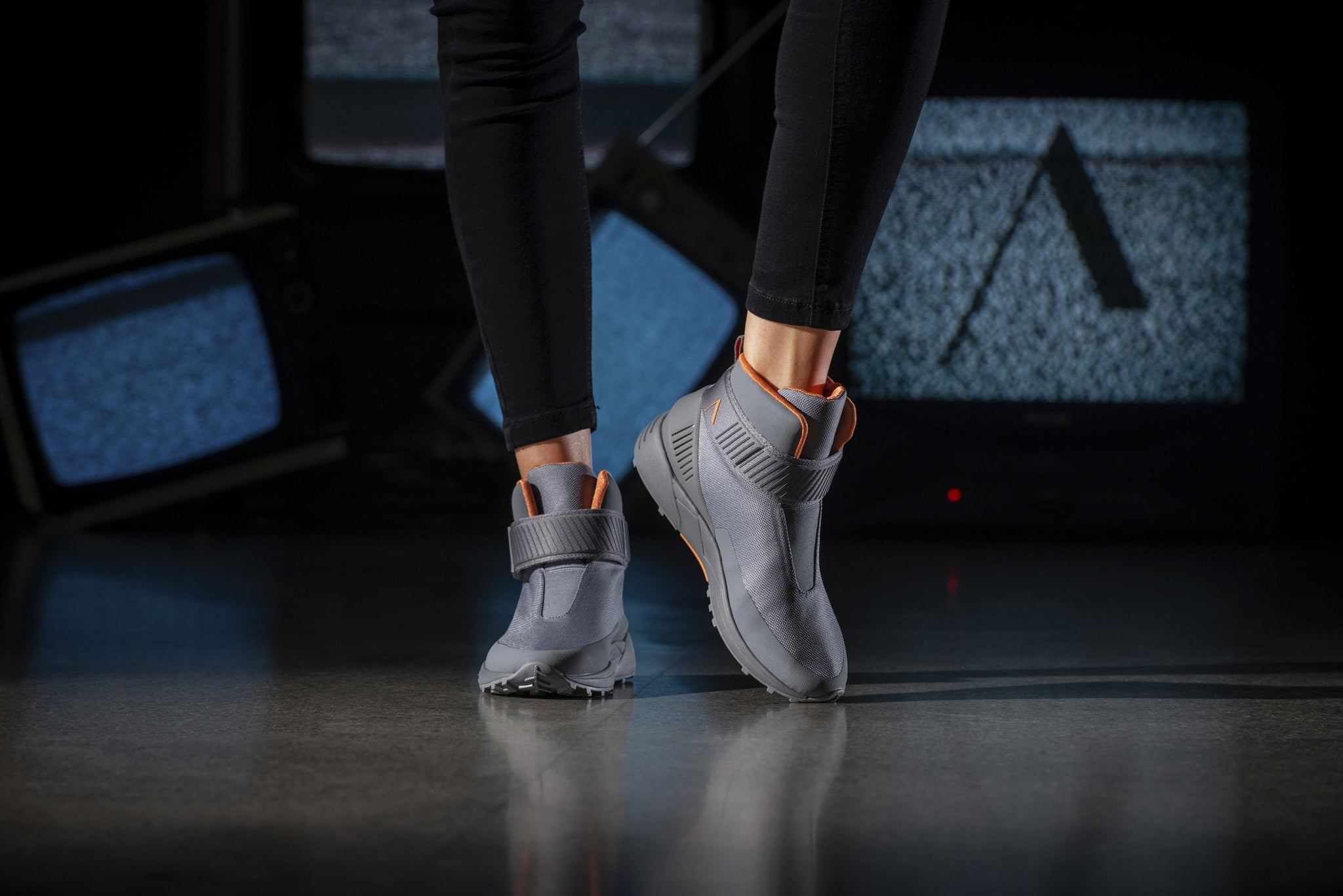 ARKK Copenhagen - Main Line Pythron Mesh 2.0 S-E15 Vibram® Titanium Orange-Women Pythron