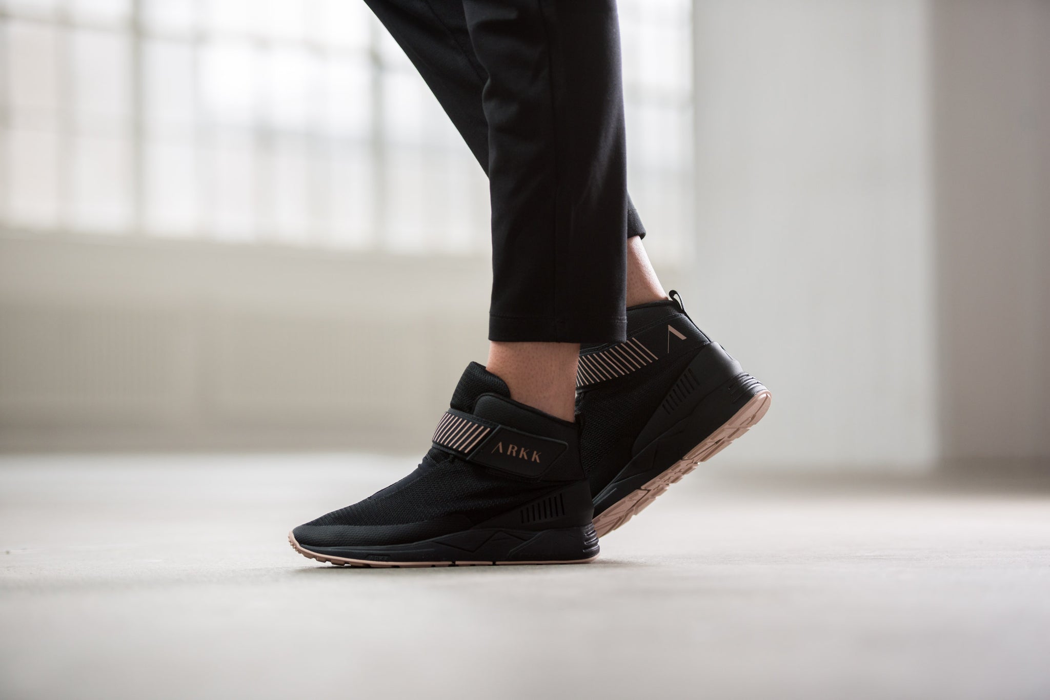 ARKK Collection Pythron S-E15 Black Roebuck - Women Pythron Black