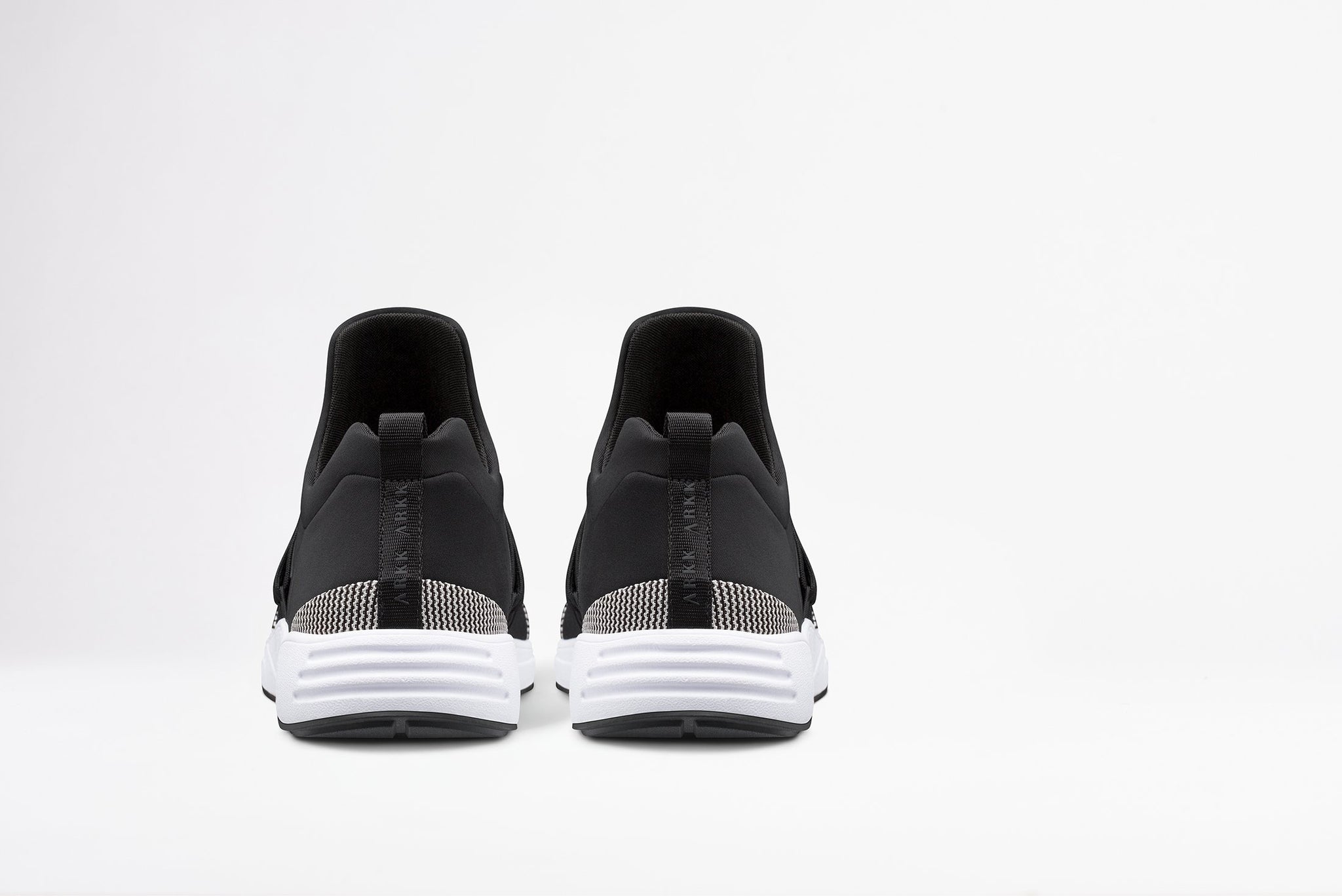 ARKK Copenhagen - Iconic Line Raven Mesh S-E15 Black White-MEN Raven Black