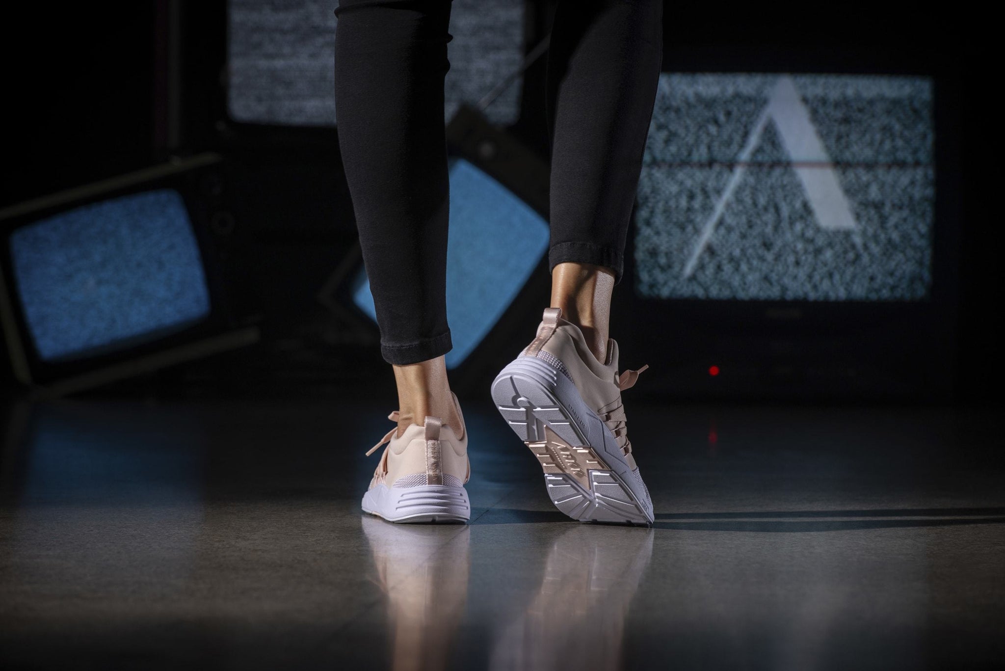 ARKK Copenhagen - Iconic Line Raven Mesh S-E15 Blush White-WOMEN Raven Blush