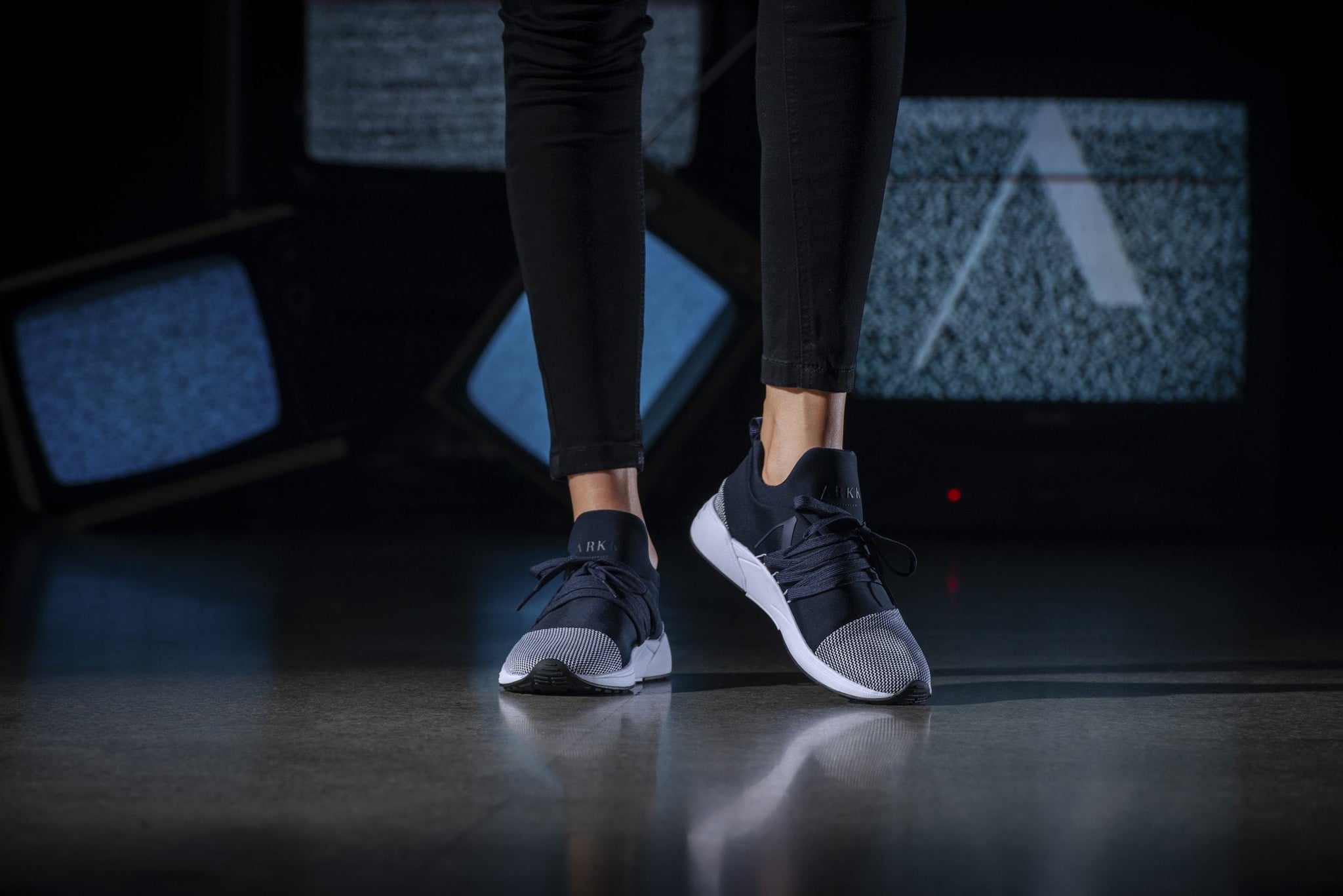 ARKK Copenhagen - Iconic Line Raven Mesh S-E15 Midnight White-WOMEN Raven Midnight