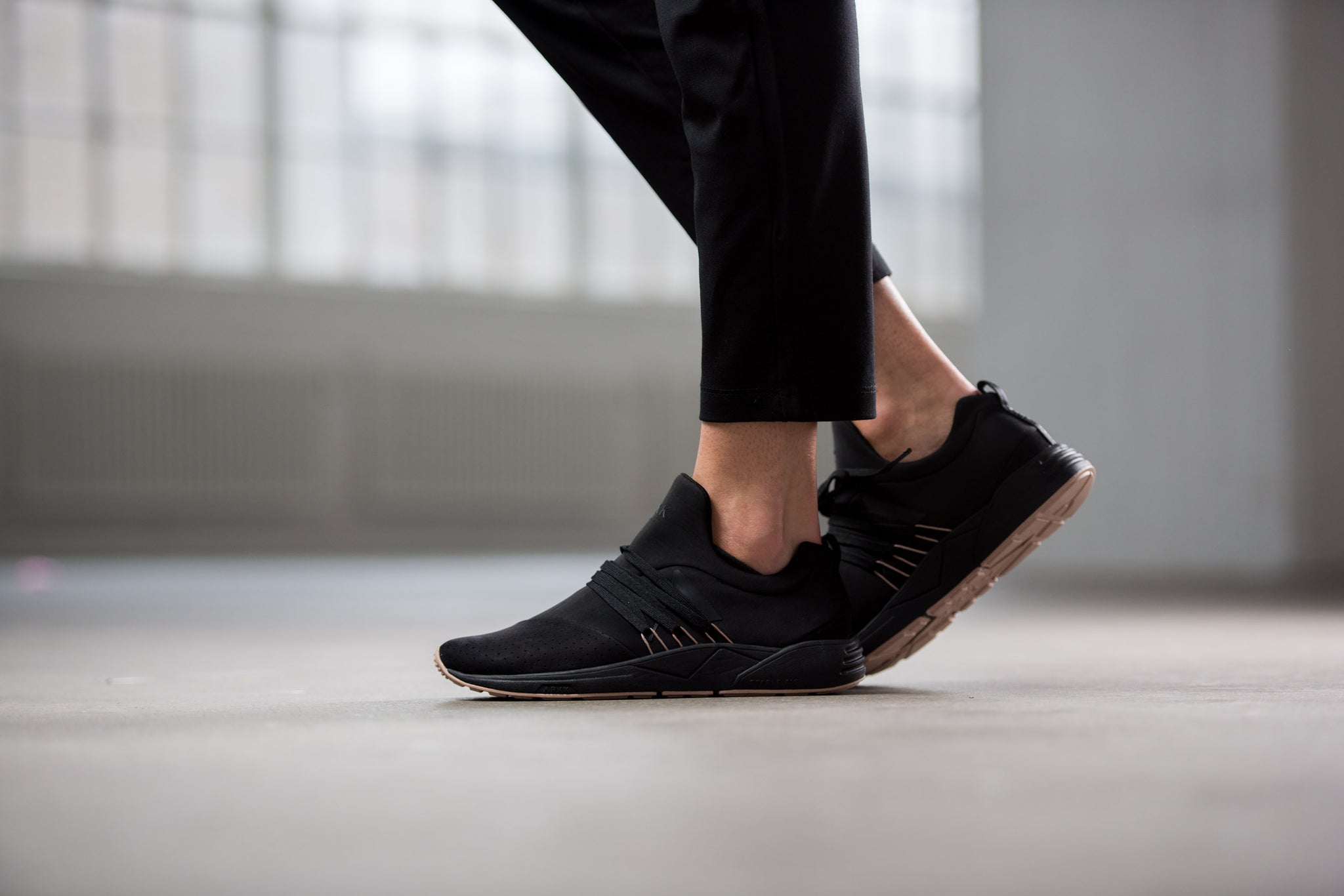 ARKK Collection Raven Nubuck S-E15 Black Roebuck - Women Raven Black