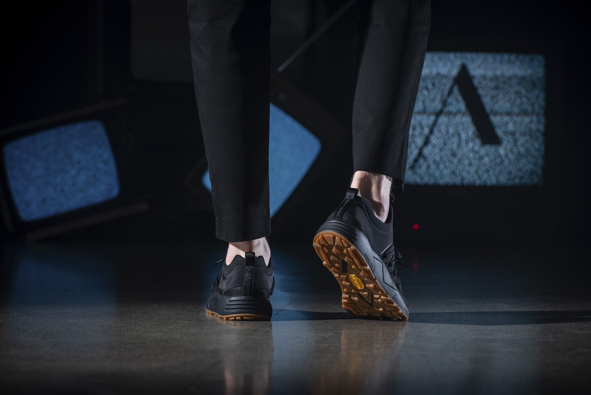 ARKK Copenhagen - Main Line Raven Nubuck S-E15 Vibram® Black Gum-Men Raven Black