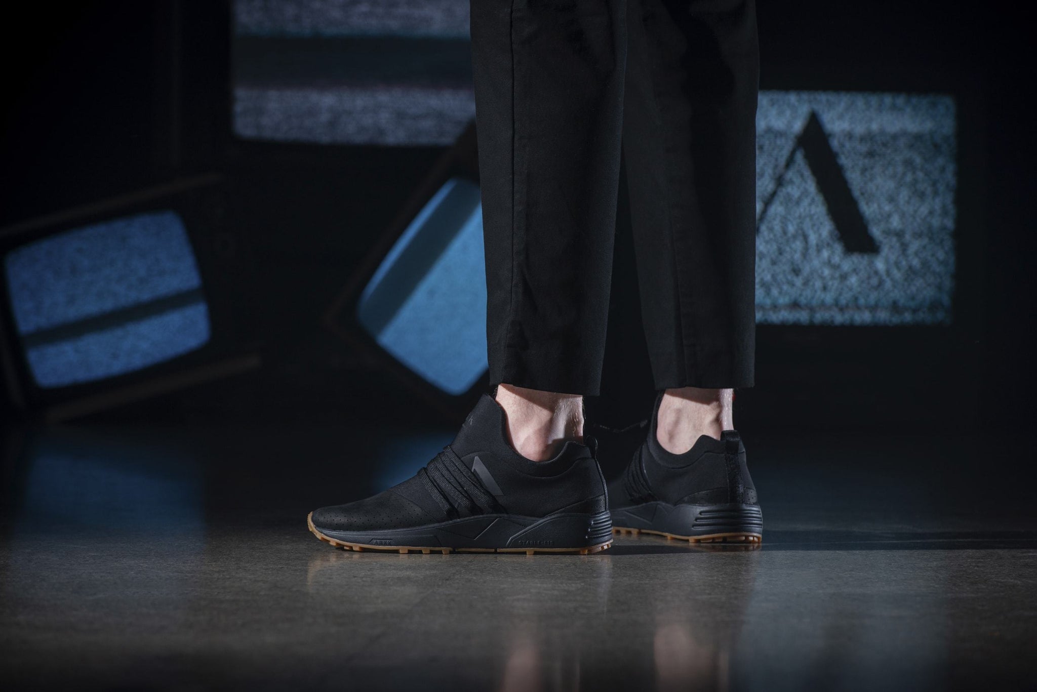 ARKK Copenhagen - Main Line Raven Nubuck S-E15 Vibram® Black Gum-Men Raven Black