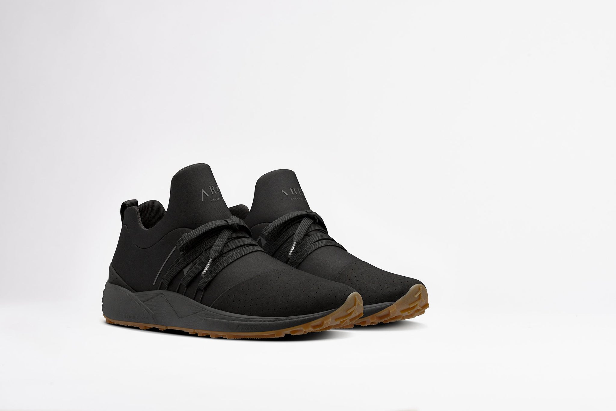 ARKK Copenhagen - Main Line Raven Nubuck S-E15 Vibram® Black Gum-Women Raven Black