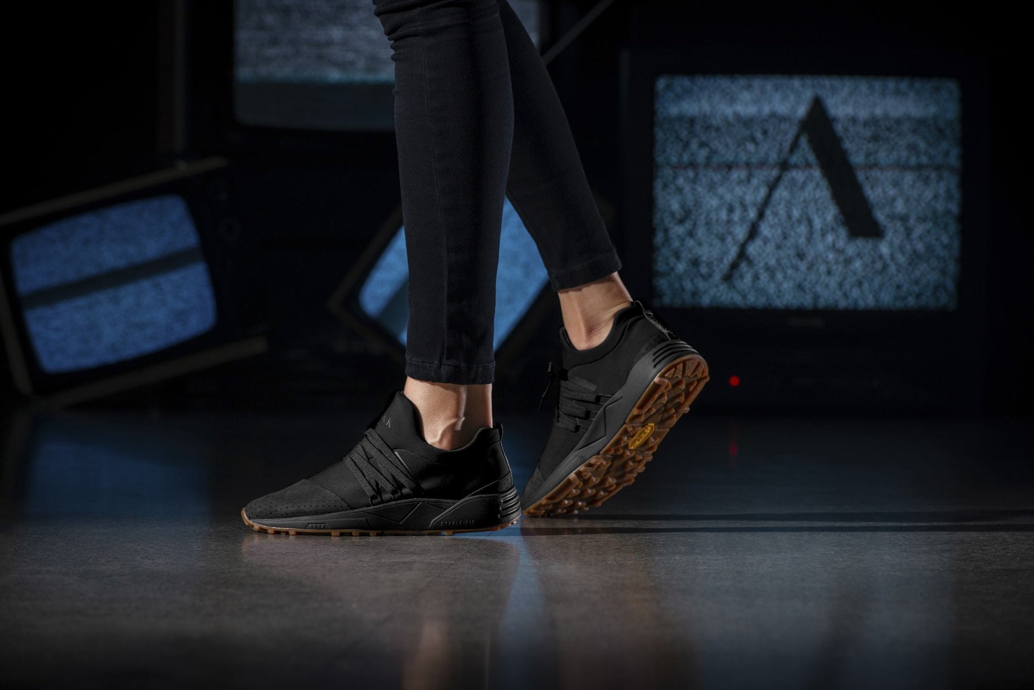 ARKK Copenhagen - Main Line Raven Nubuck S-E15 Vibram® Black Gum-Women Raven Black