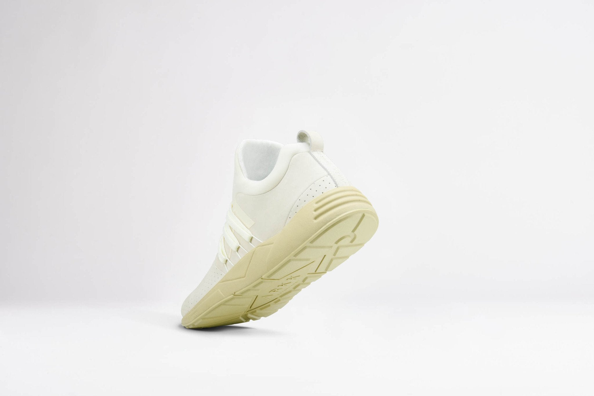 Raven S-E15 Off White Full Nubuck - M