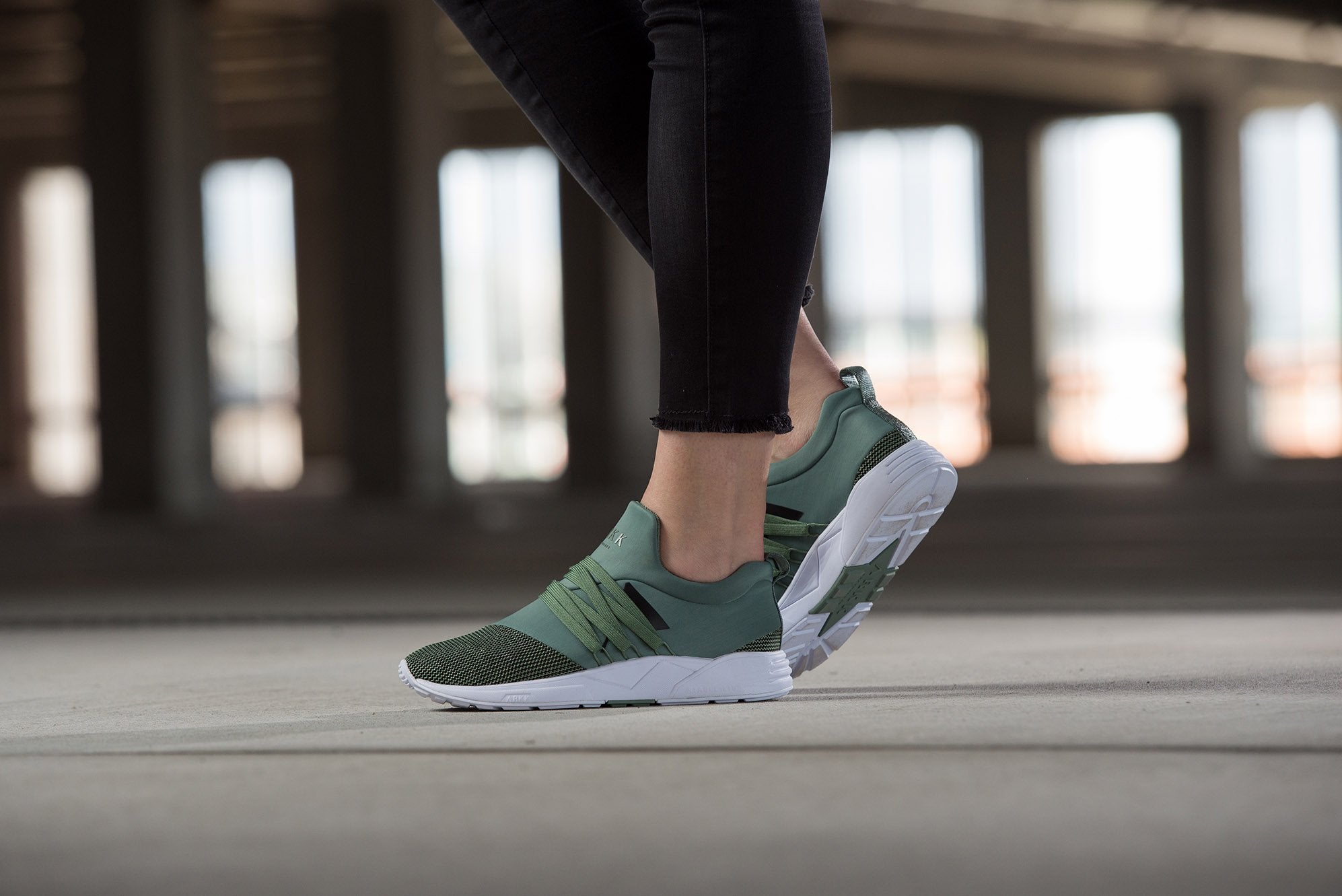 Raven Mesh S-E15 Sage Green Black - Women