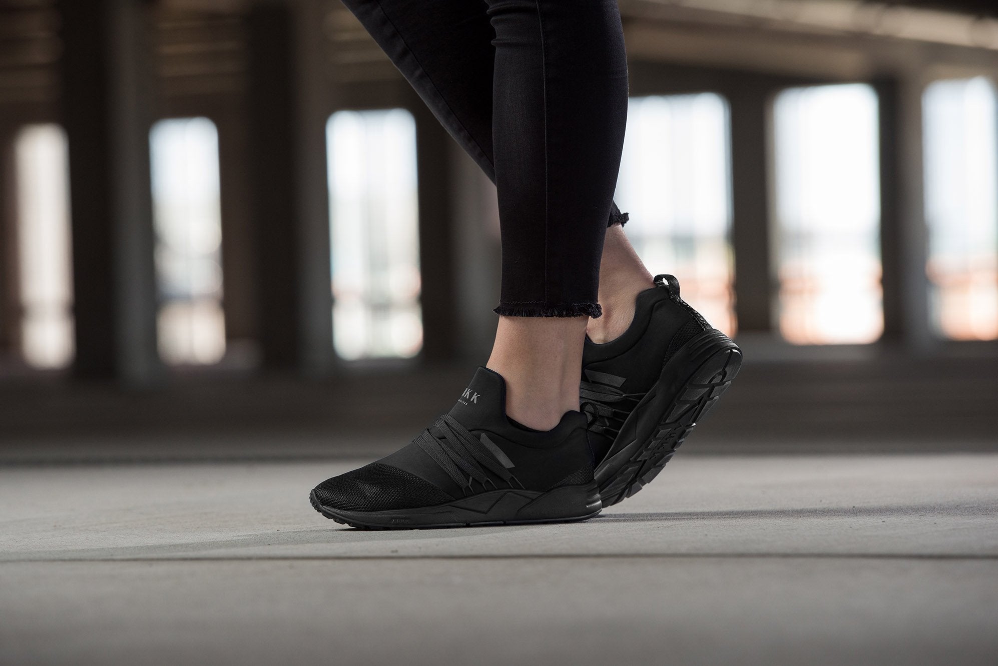 Raven Mesh S-E15 Black Reflective - Women