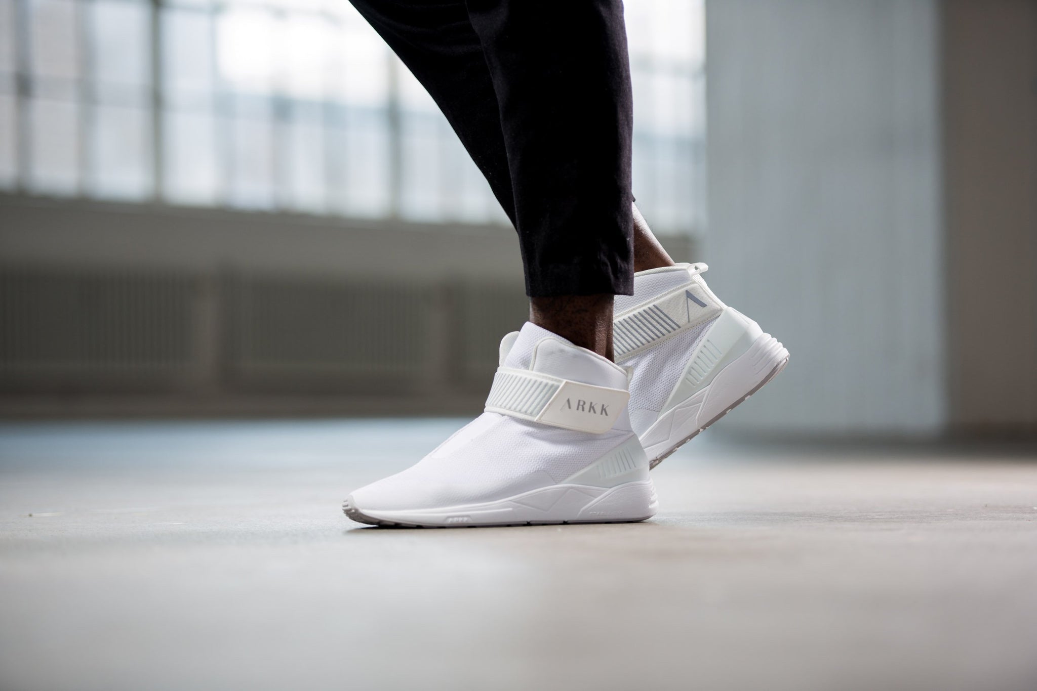 Pythron S-E15 White Light Grey - Men