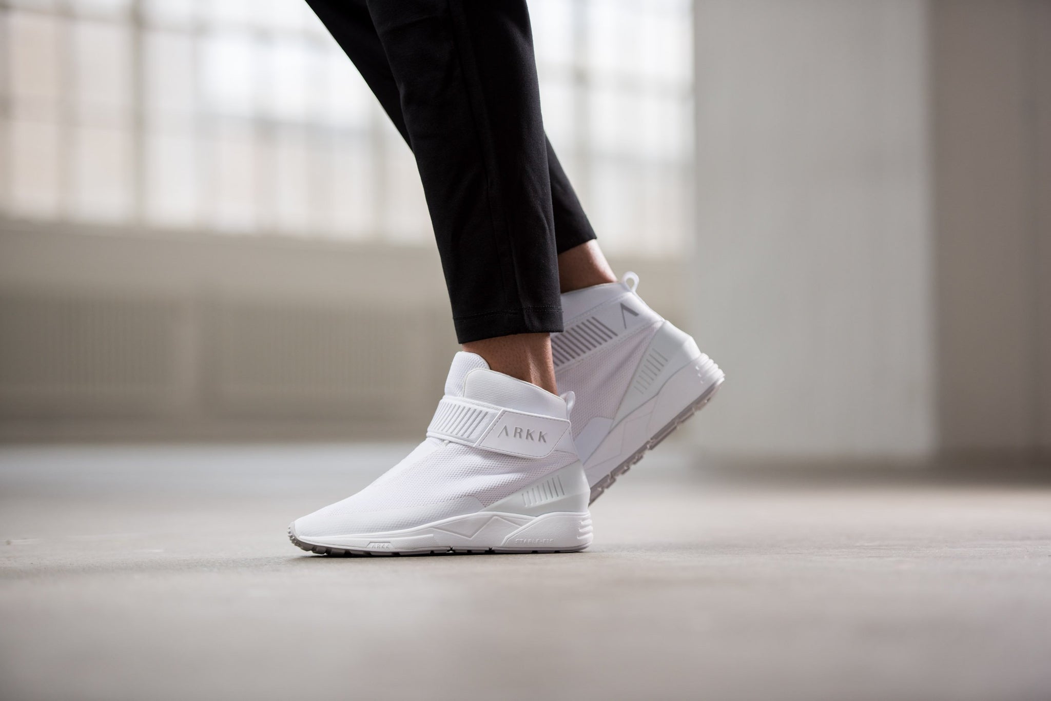 Pythron S-E15 White Light Grey - Women