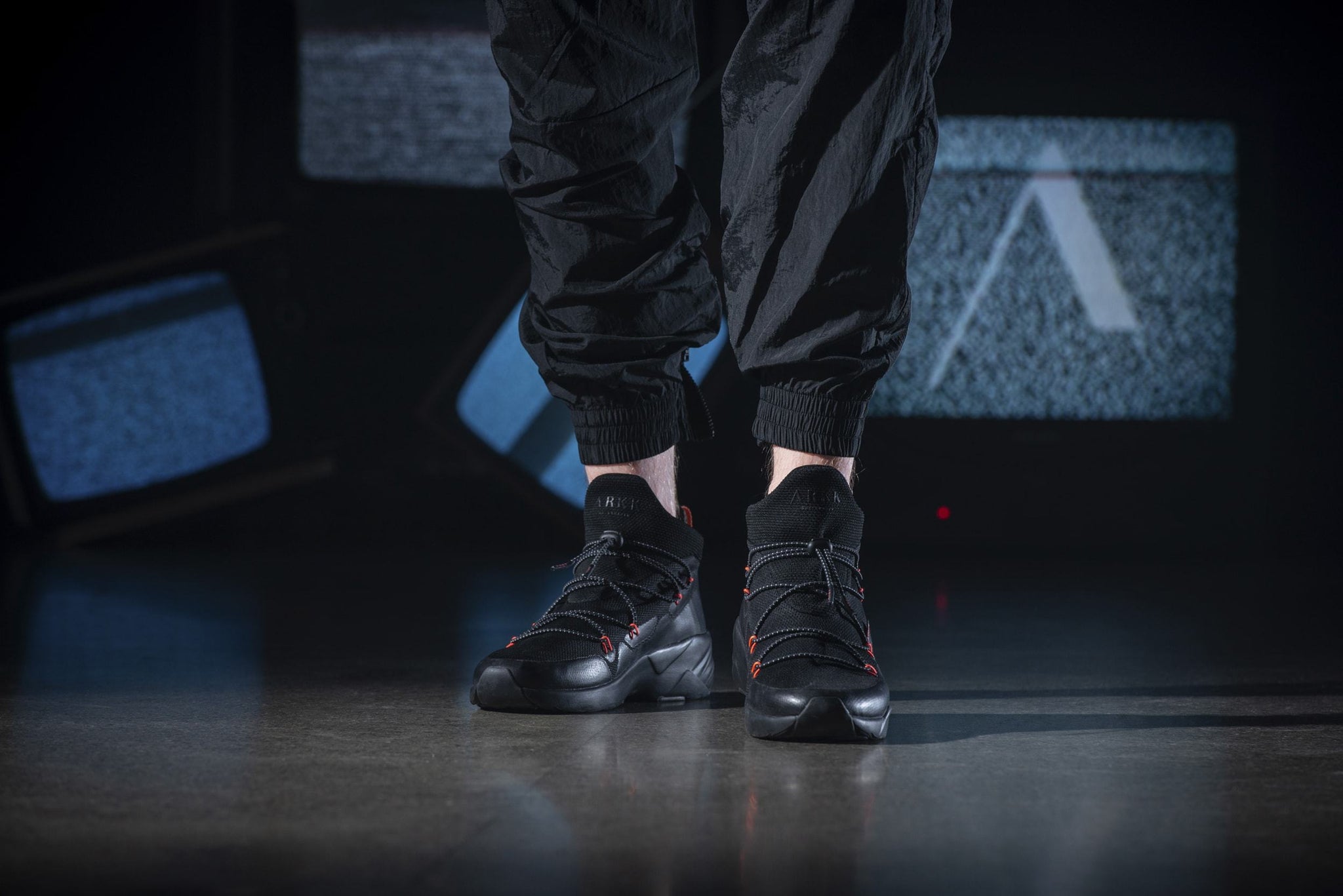 ARKK Copenhagen - Main Line Chrontech Mesh HS W13 Black Neon Coral-Men Chrontech Black