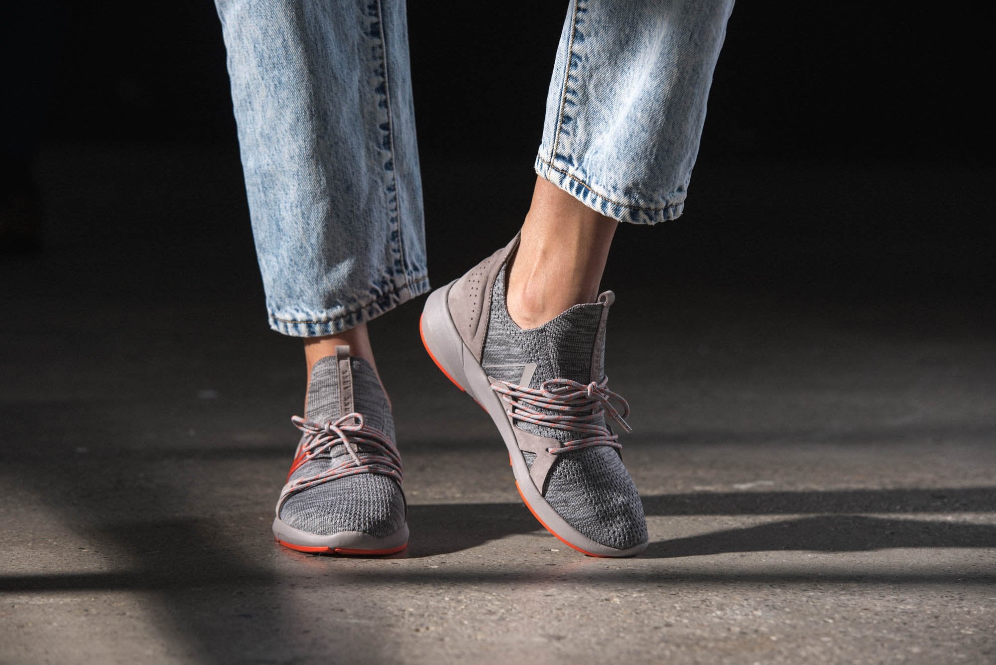 ARKK Copenhagen - Superior Line Lion FG H-X1 Dove Grey Bright Red - Women Lion