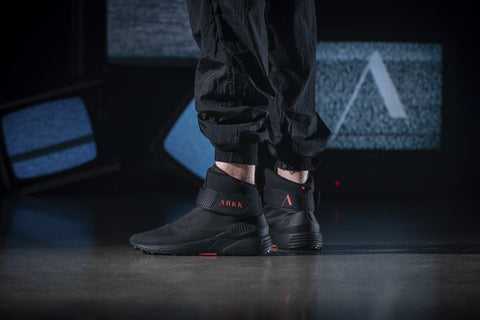 ARKK Copenhagen - Main Line Pythron Mesh 2.0 S-E15 Vibram® Black Neon Coral-Men Pythron Black