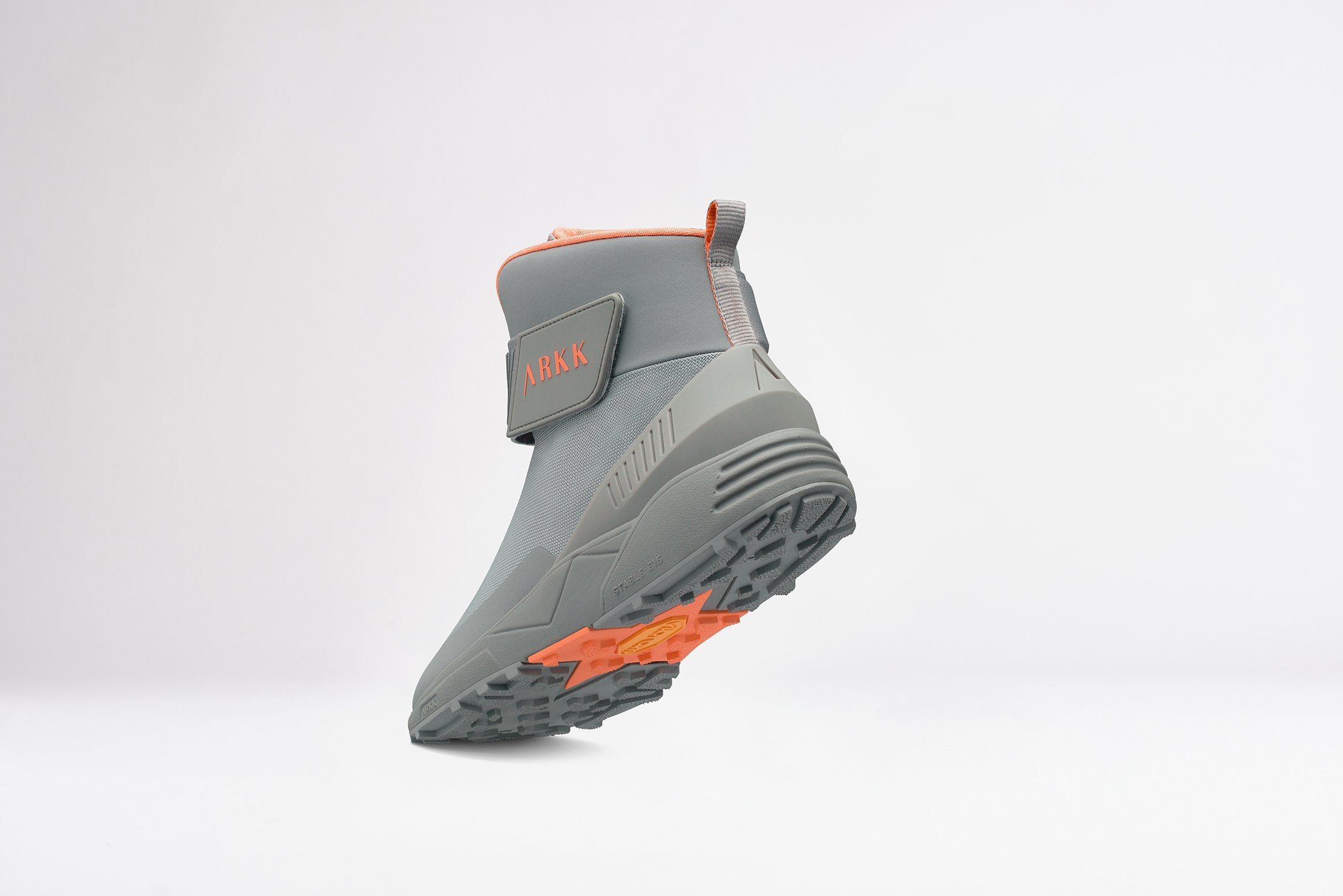 ARKK Copenhagen - Main Line Pythron Mesh 2.0 S-E15 Vibram® Titanium Orange-Women Pythron