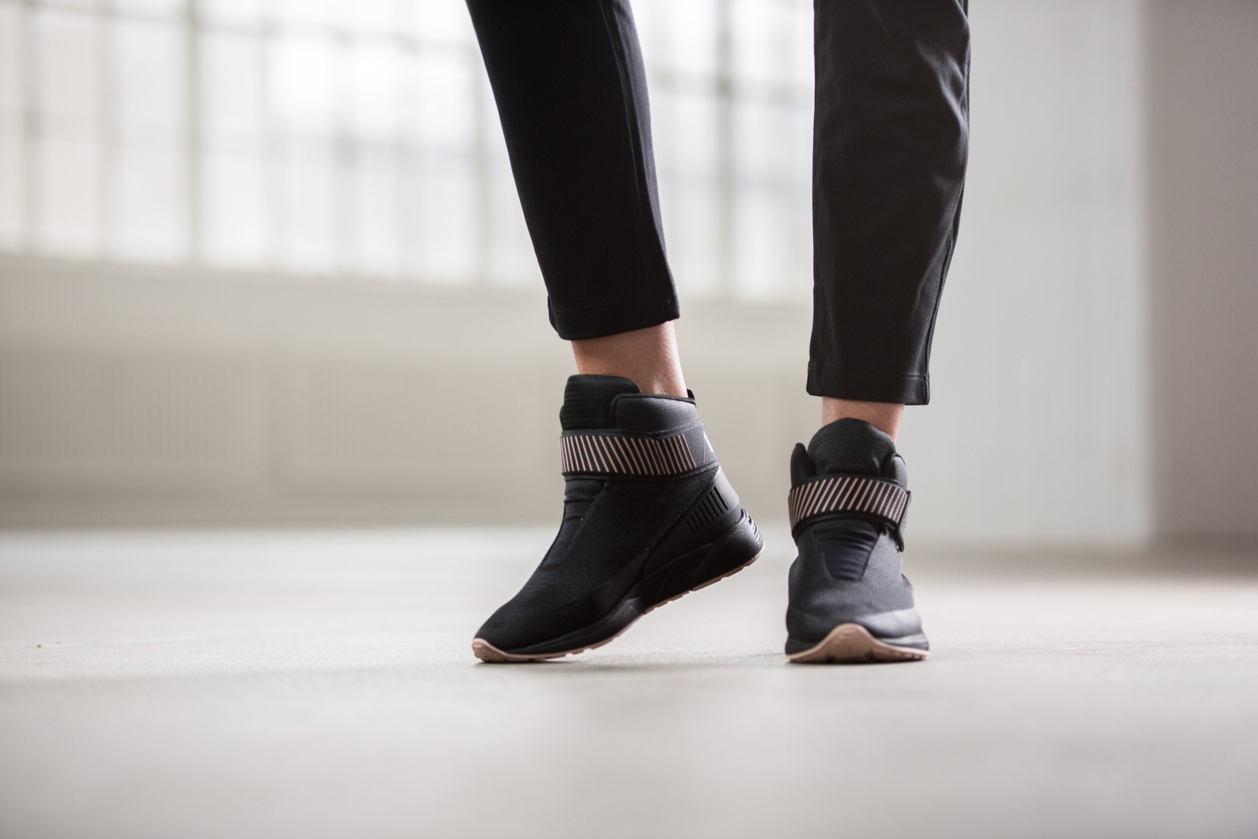 ARKK Collection Pythron S-E15 Black Roebuck - Women Pythron Black