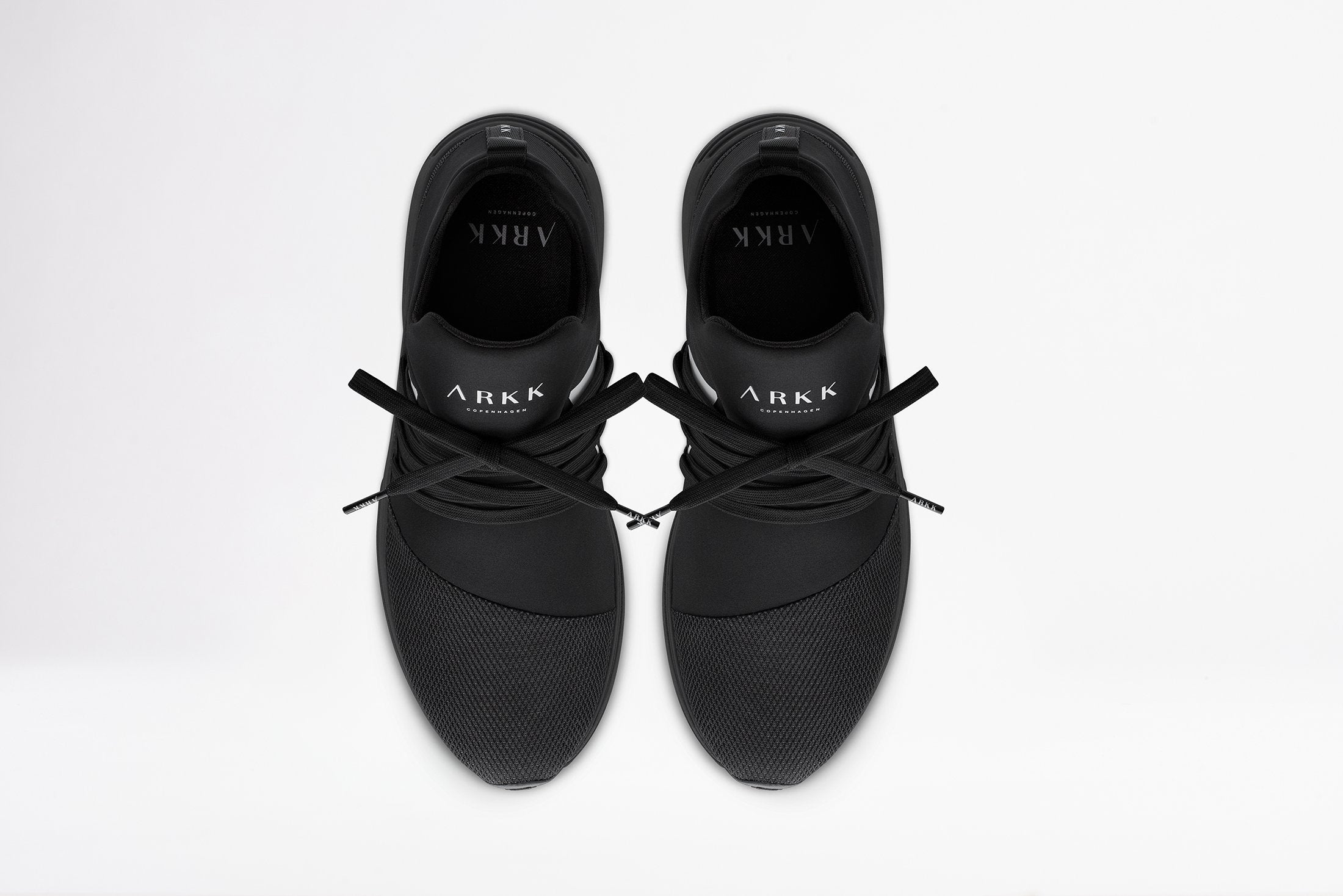 ARKK Copenhagen - Iconic Line Raven Mesh S-E15 All Black White-MEN Raven Black