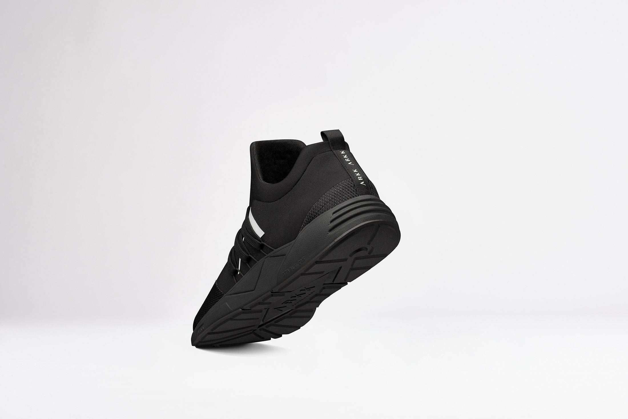 ARKK Copenhagen - Iconic Line Raven Mesh S-E15 All Black White-MEN Raven Black