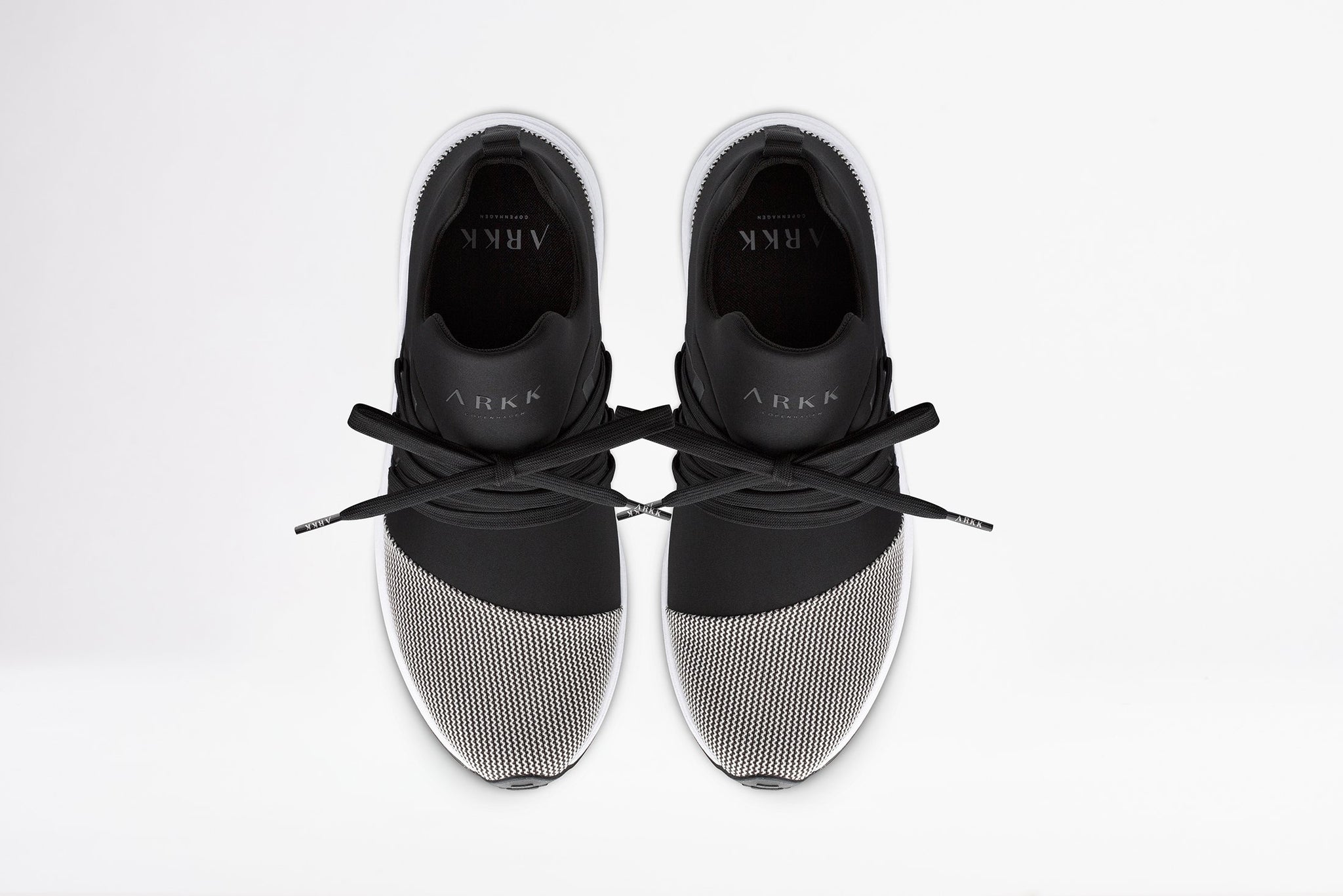 ARKK Copenhagen - Iconic Line Raven Mesh S-E15 Black White-MEN Raven Black