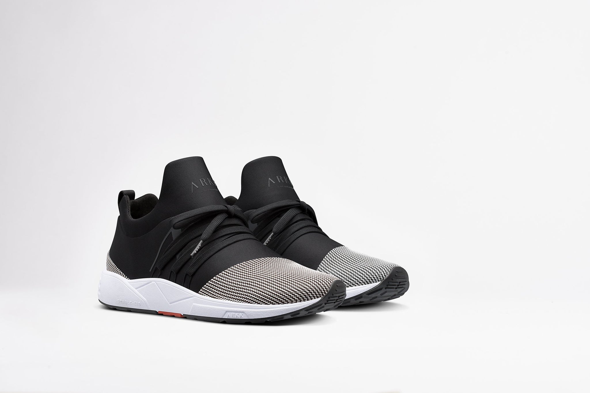 ARKK Copenhagen - Iconic Line Raven Mesh S-E15 Black White-MEN Raven Black
