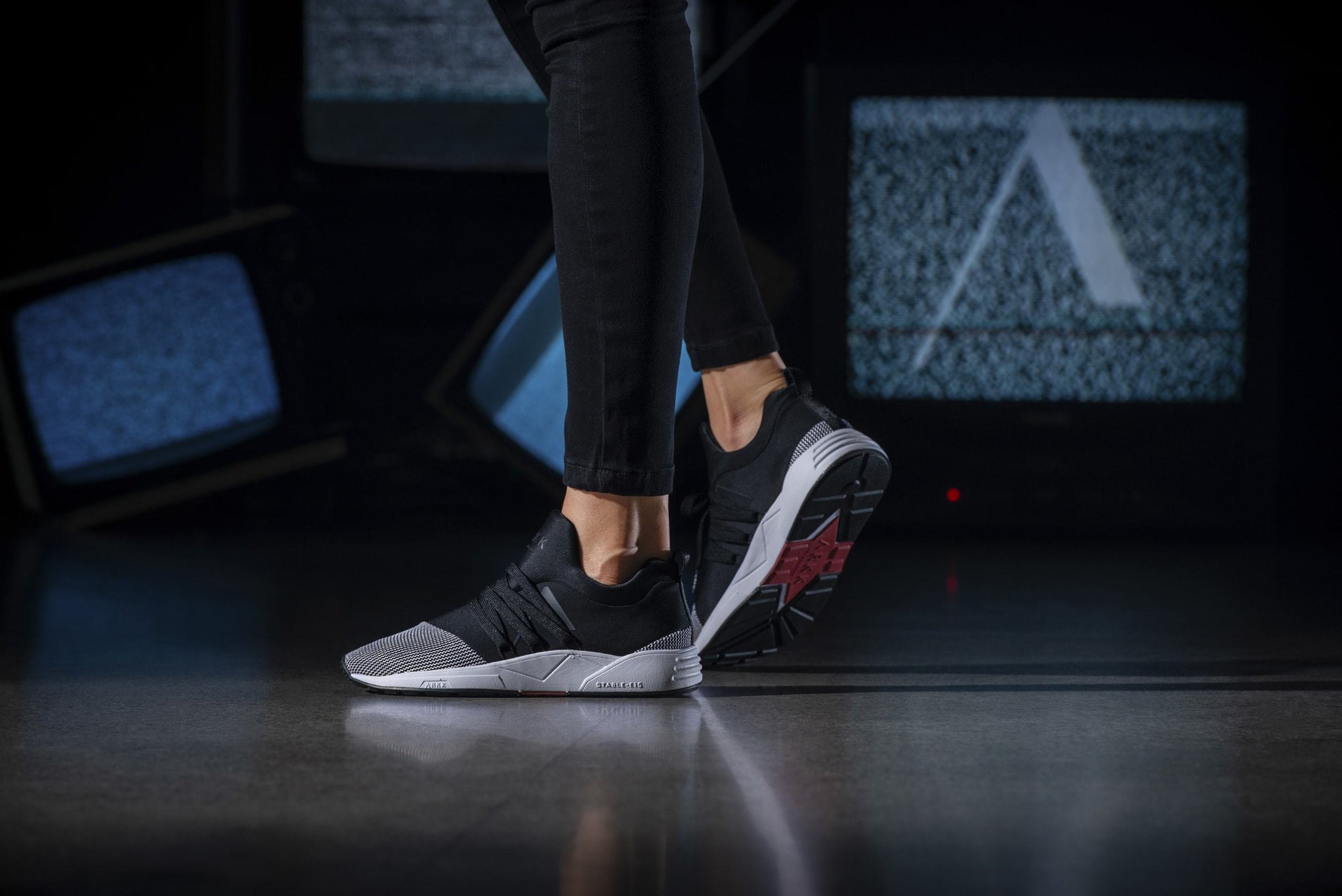 ARKK Copenhagen - Iconic Line Raven Mesh S-E15 Black White-WOMEN Raven Black