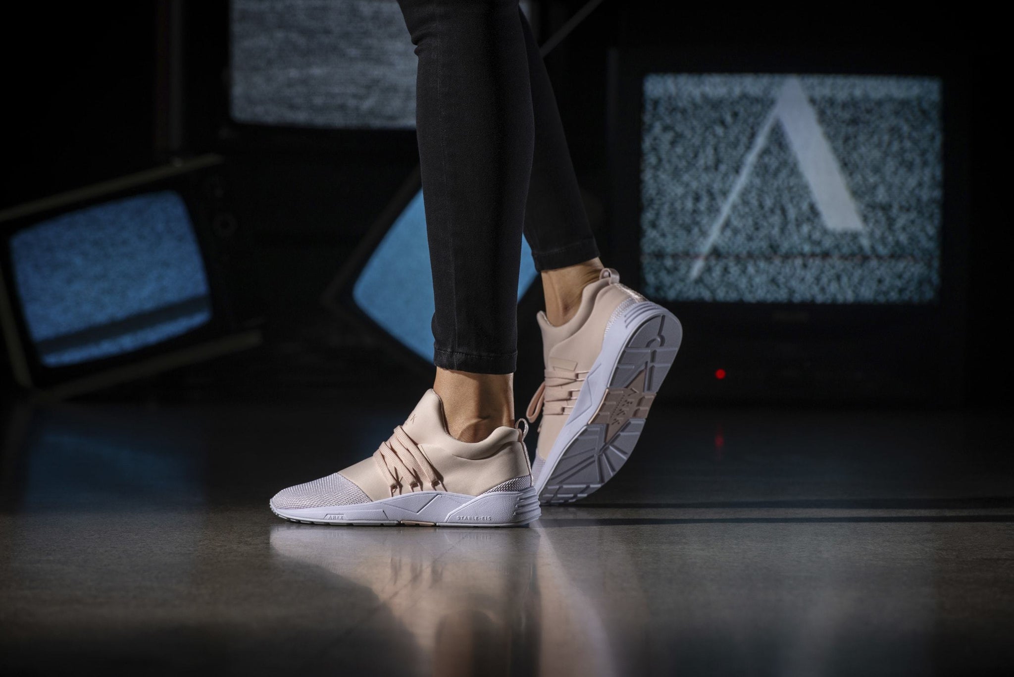 ARKK Copenhagen - Iconic Line Raven Mesh S-E15 Blush White-WOMEN Raven Blush