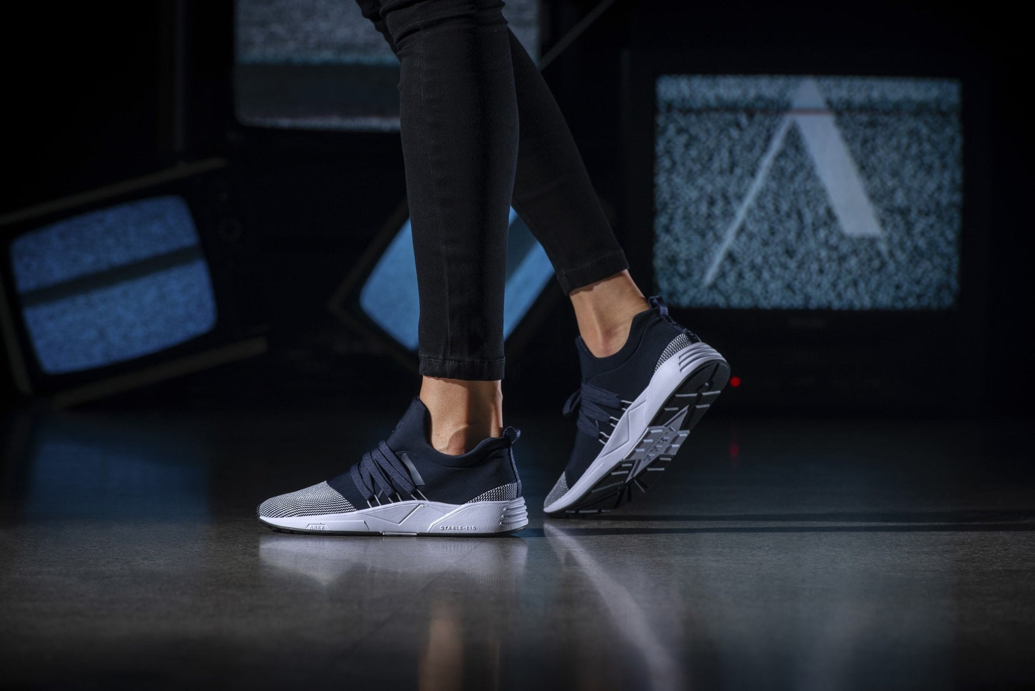 ARKK Copenhagen - Iconic Line Raven Mesh S-E15 Midnight White-WOMEN Raven Midnight