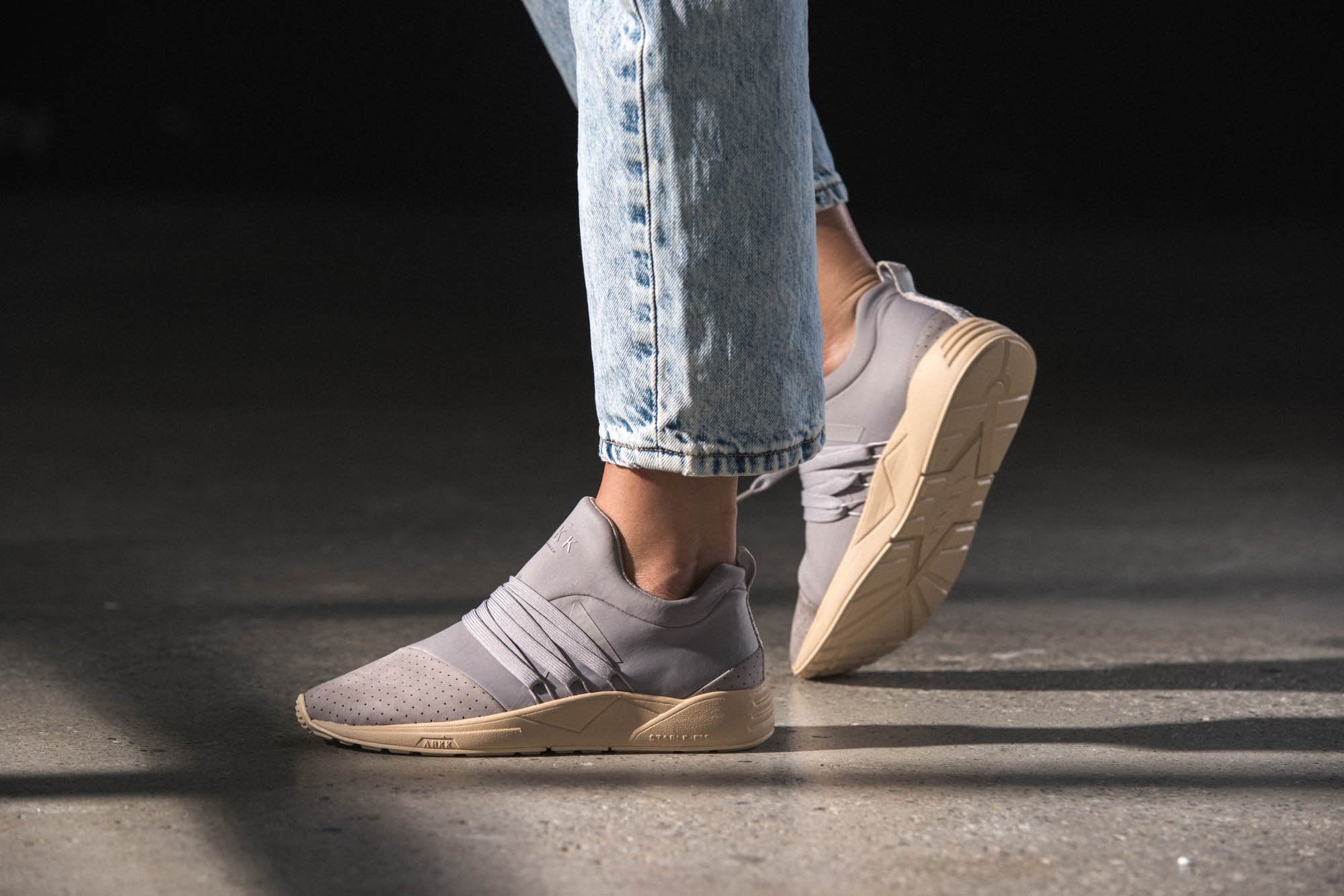 ARKK Copenhagen - Main Line Raven Nubuck S-E15 Grey Tan - Women Raven
