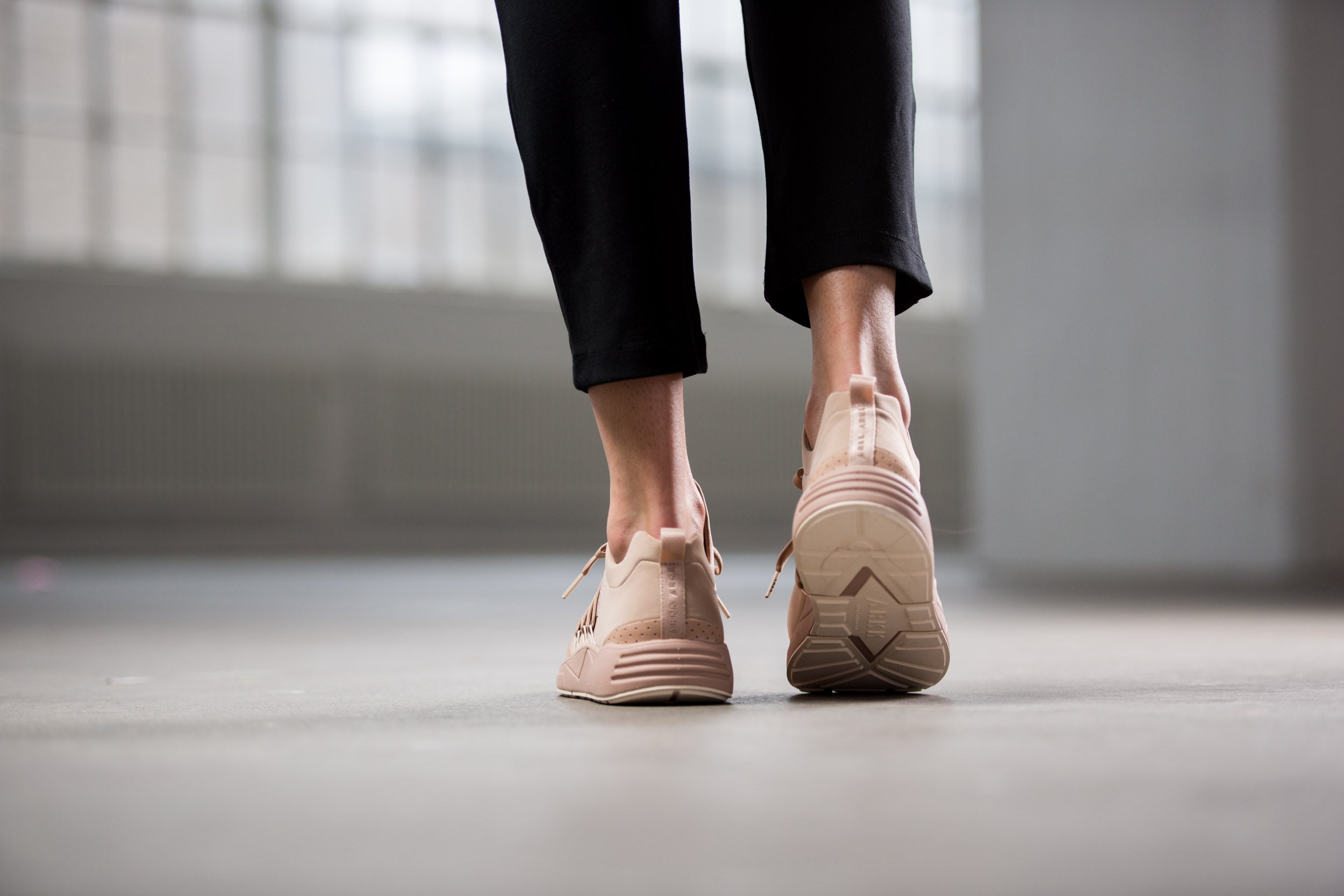 ARKK Collection Raven Nubuck S-E15 Roebuck Creme - Women Raven Roebuck
