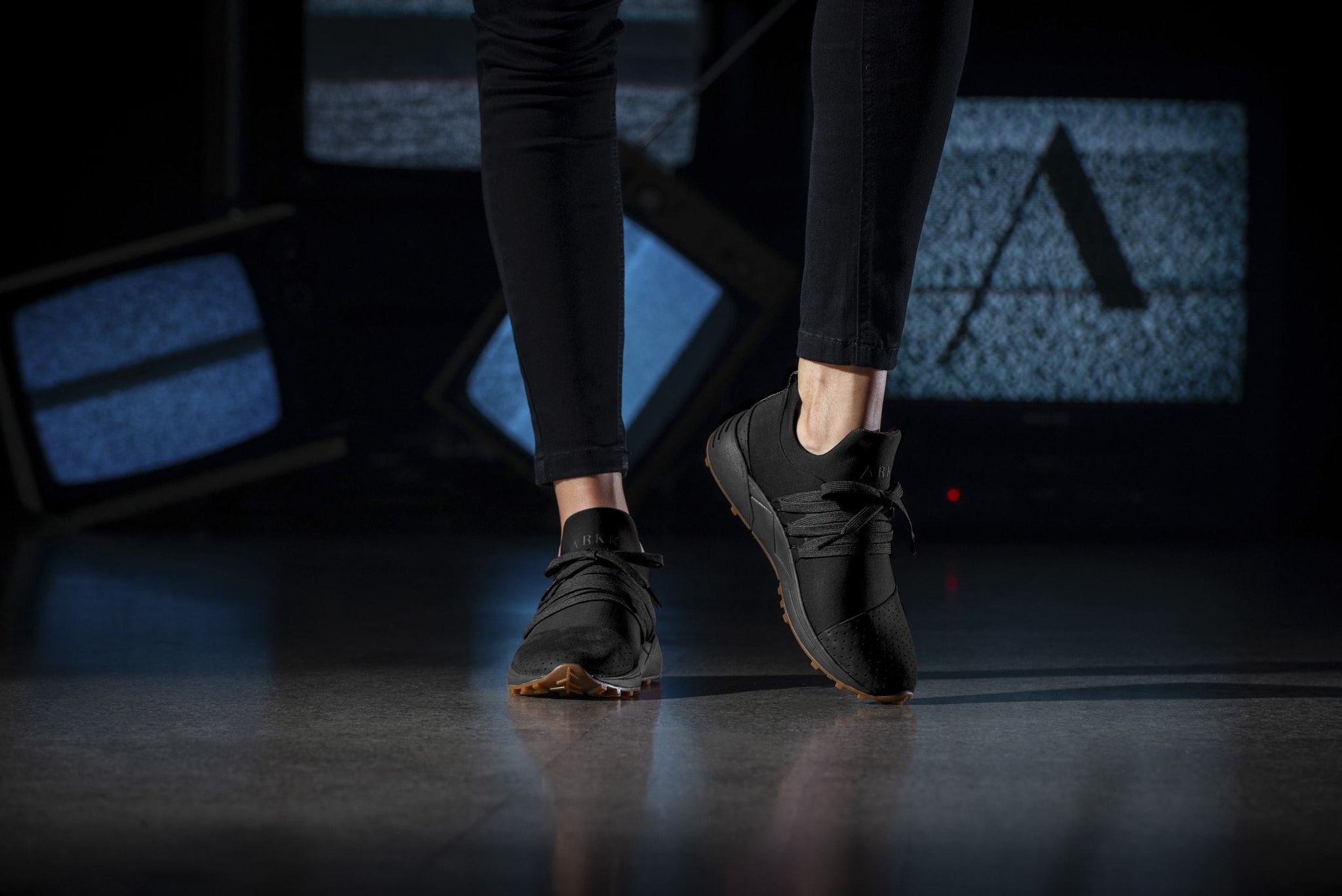 ARKK Copenhagen - Main Line Raven Nubuck S-E15 Vibram® Black Gum-Women Raven Black