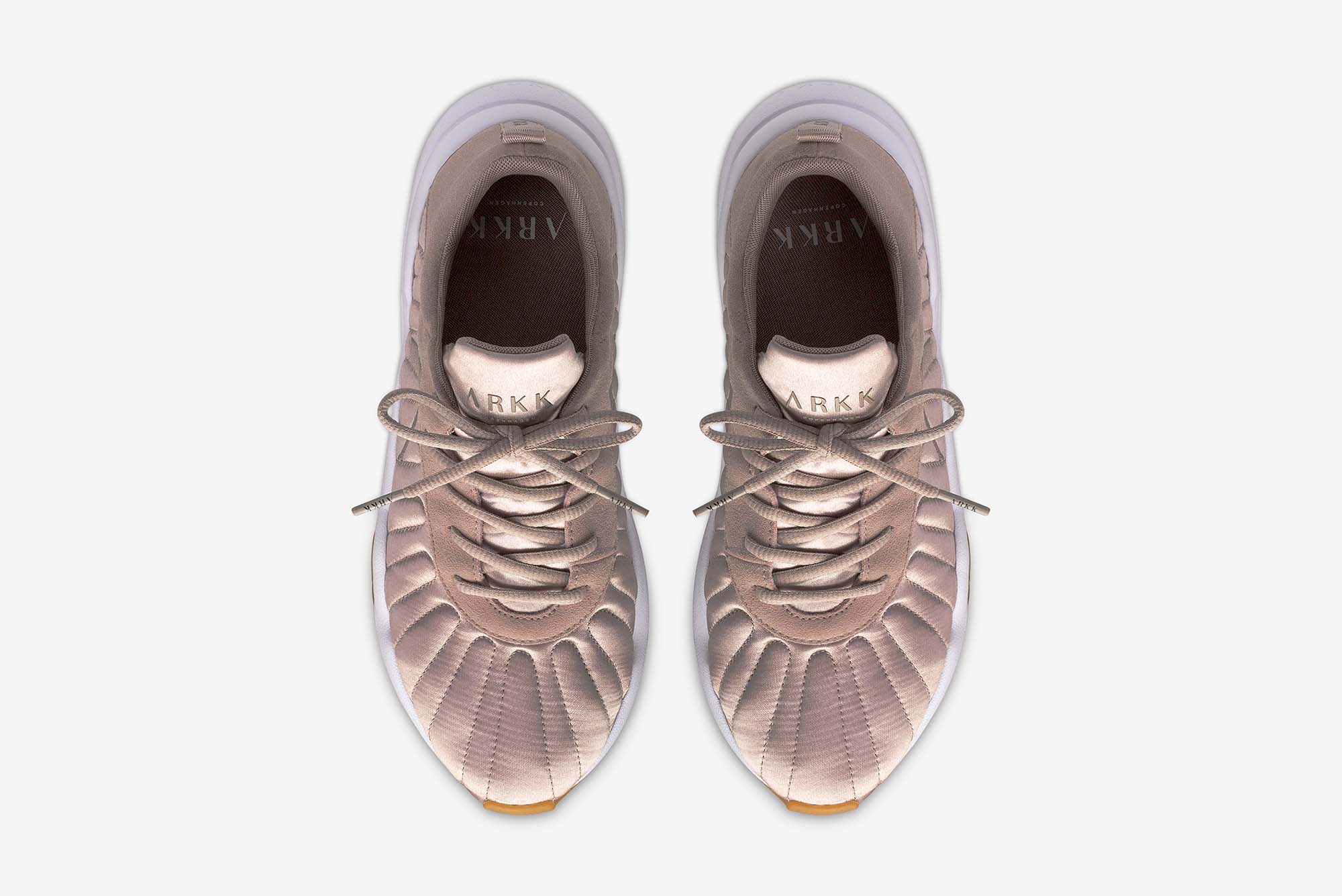 ARKK Copenhagen - Main Line Vyxsas Satin F-PRO90 Soft Rose Gum - Women Vyxsas Soft Rose